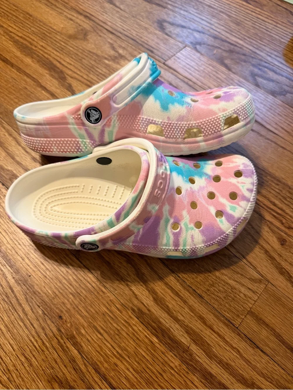 CROCS Kids Tie-Dye Clogs in Pastel Pink, Blue & Purple